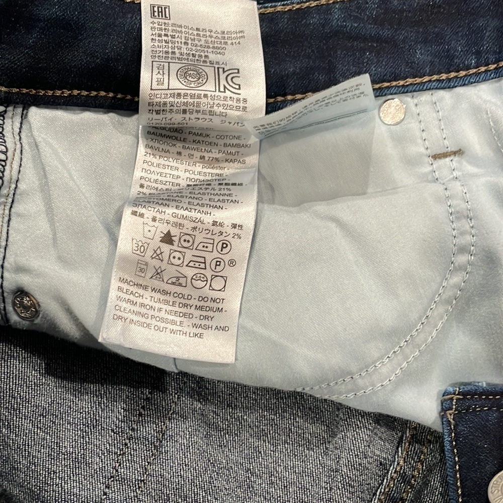 Levi’s dark denim 415 classic boot cut 30 inch inseam high rise - Picture 9 of 9